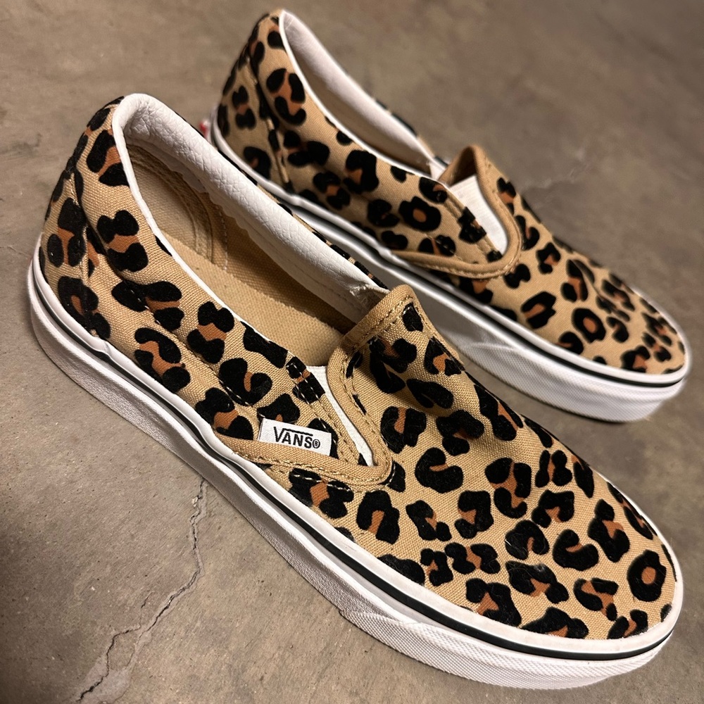Leopard vans